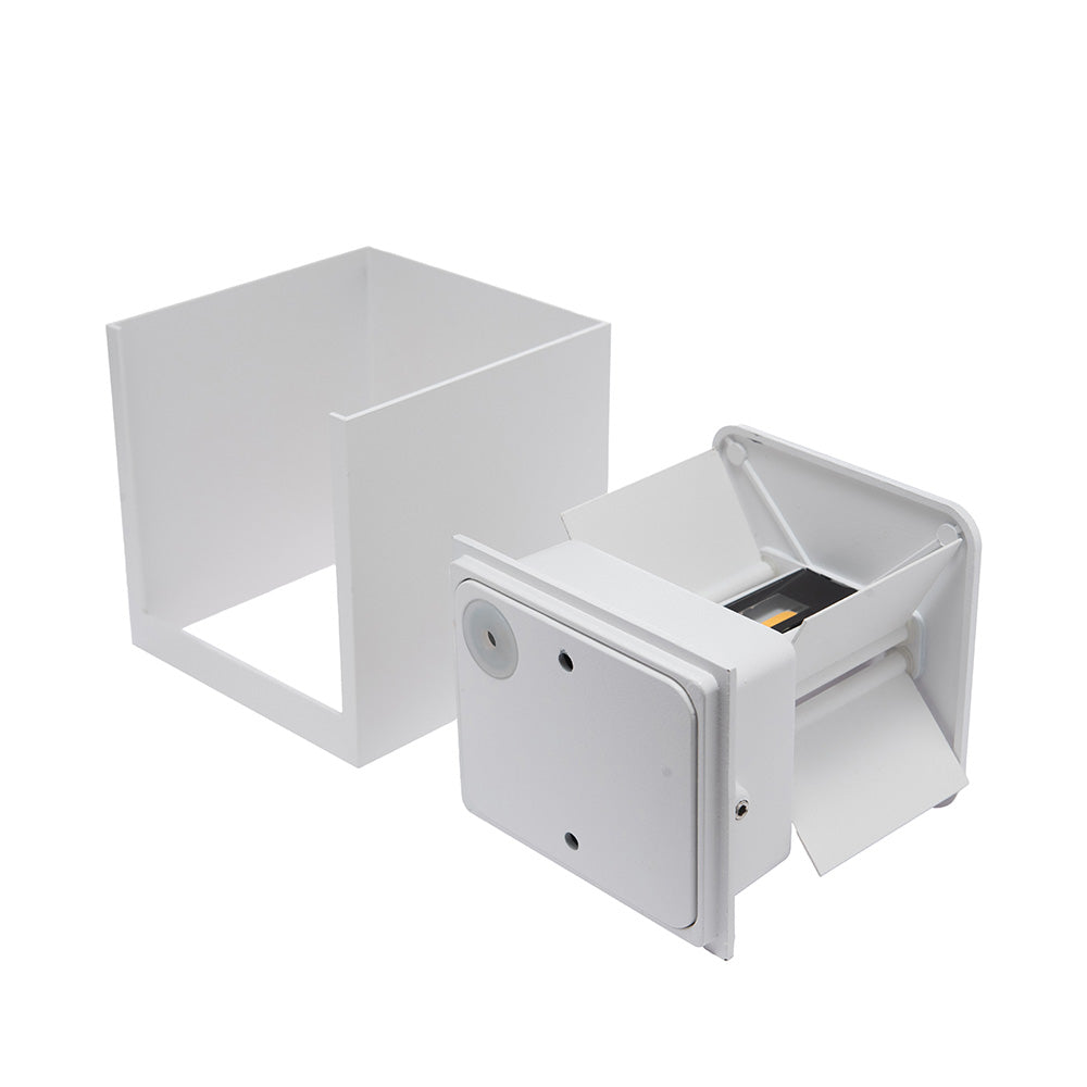 LÁMPARA ARBOTANTE BOX 3D BLANCO, 6W, LUZ CÁLIDA, EXTERIOR