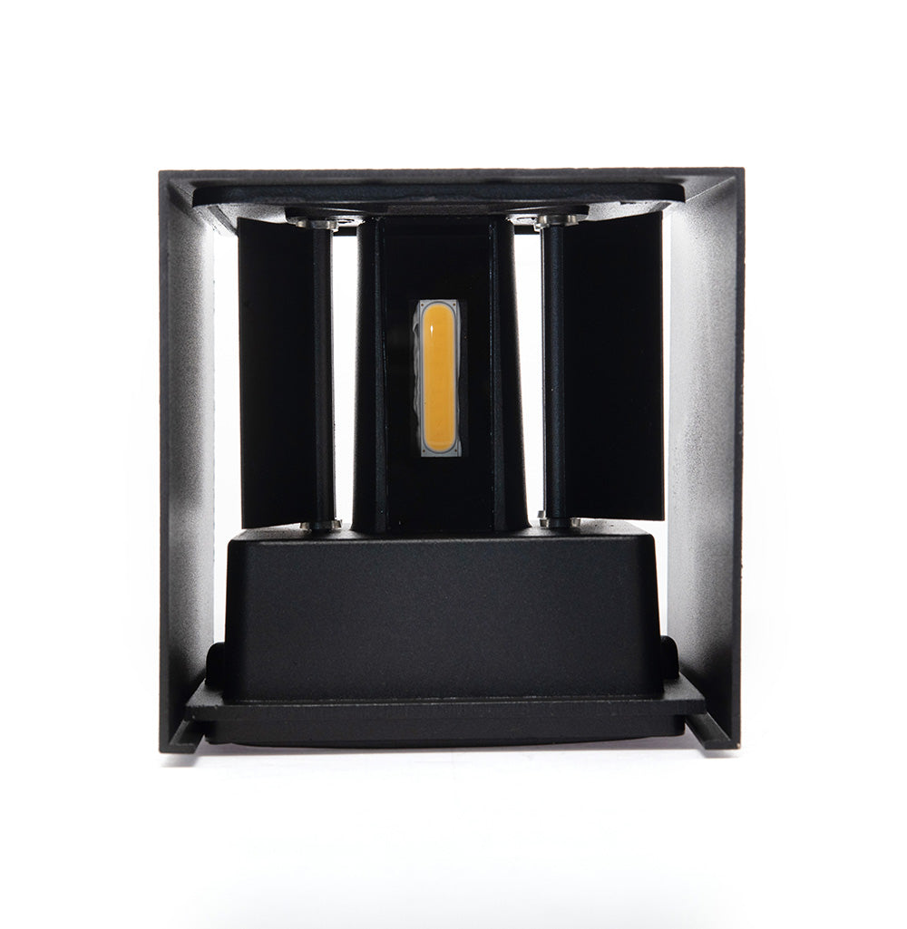 ARBOTANTE LED EXTERIOR BOX 3D NEGRO DE 6W LUZ CÁLIDA