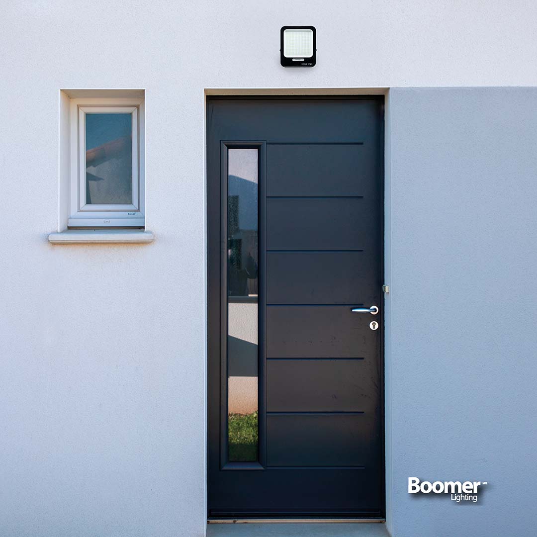 REFLECTOR LED VERTICAL TORY DE 200W LUZ FRÍA PARA EXTERIOR IP65